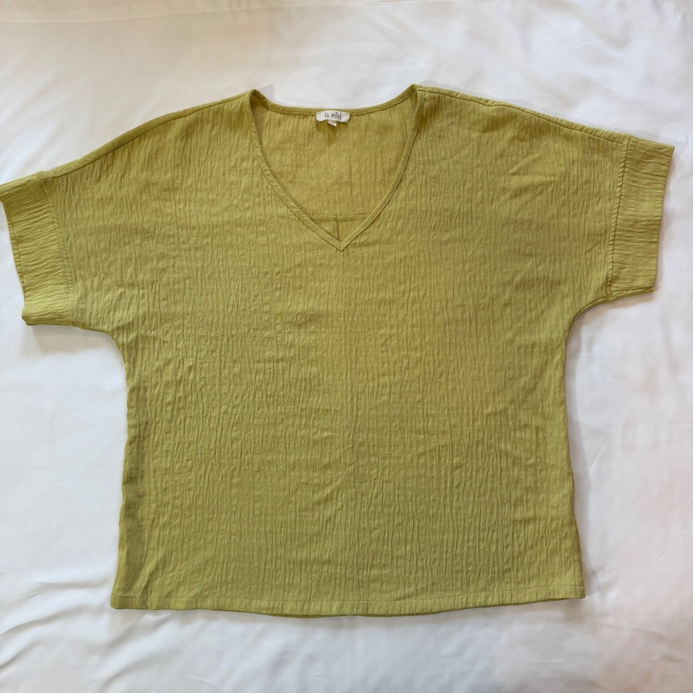 V-neck Crinkled Boxy Top La Miel Green Texture Quiet Luxury Clean Girl Boho Sz S